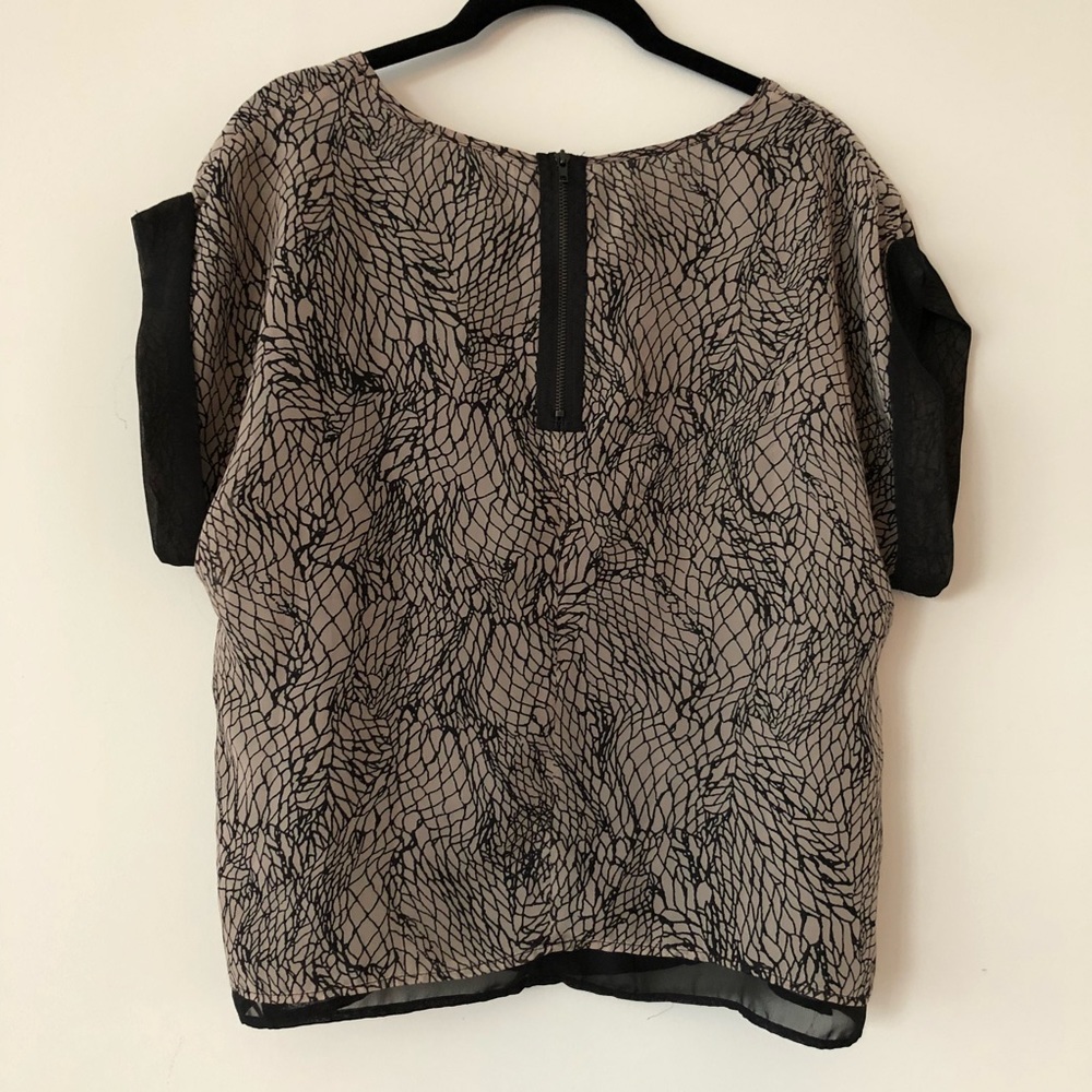 Cropped Blouse - Picture 4 of 4